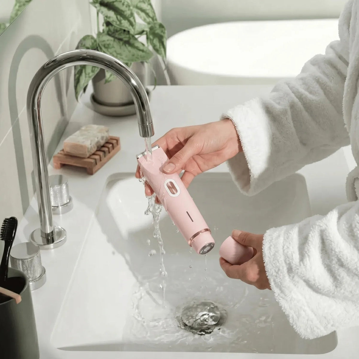 Epilator electric 2in1 pentru corp și zone intime rezistent la apă